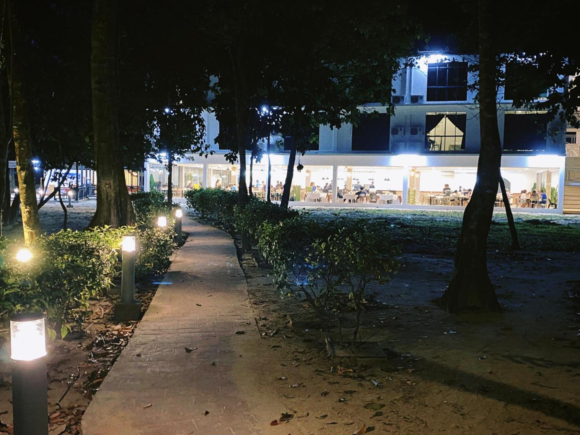 Dolphin Bay Island Resort Kota Belud Dış mekan fotoğraf