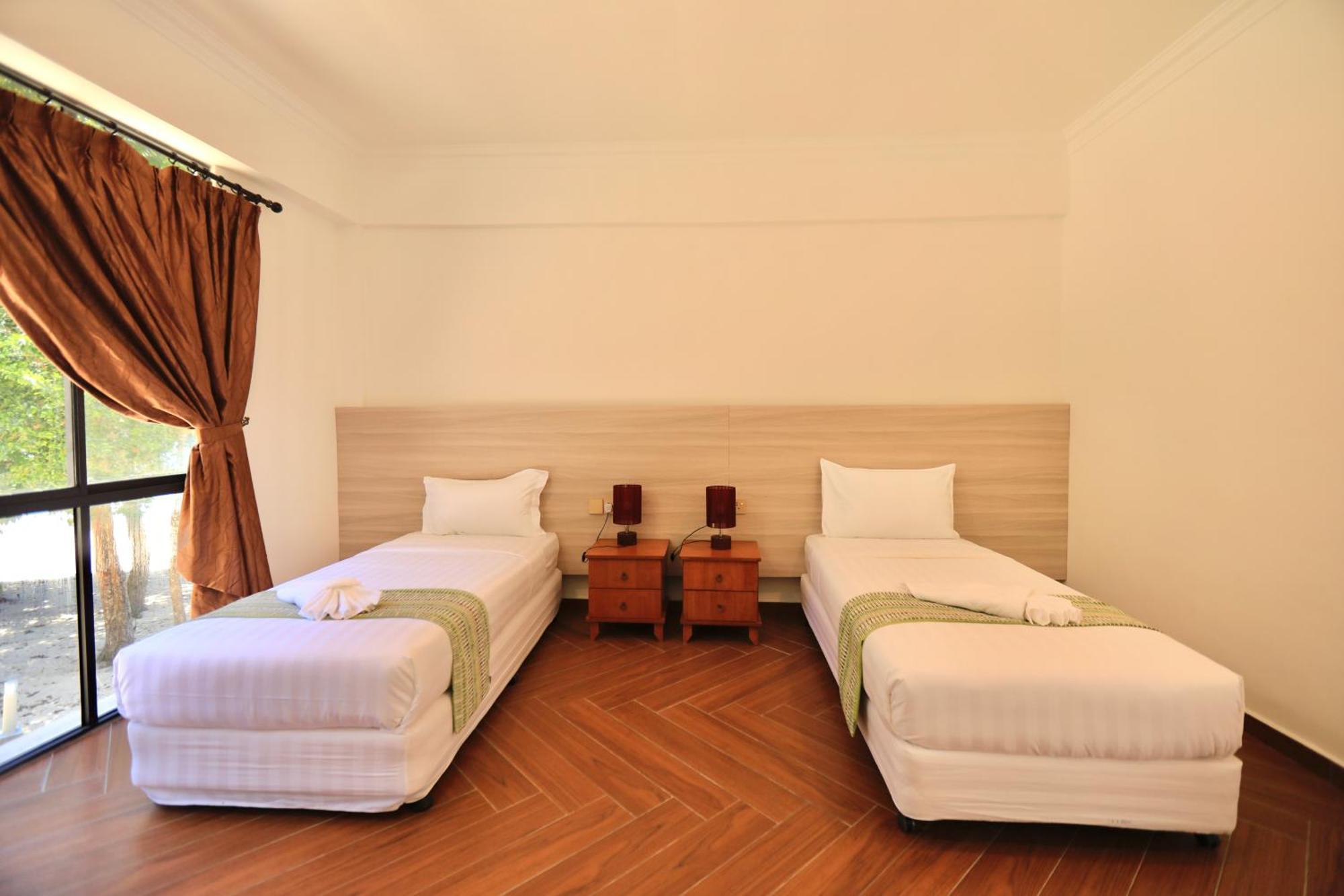 Dolphin Bay Island Resort Kota Belud Dış mekan fotoğraf