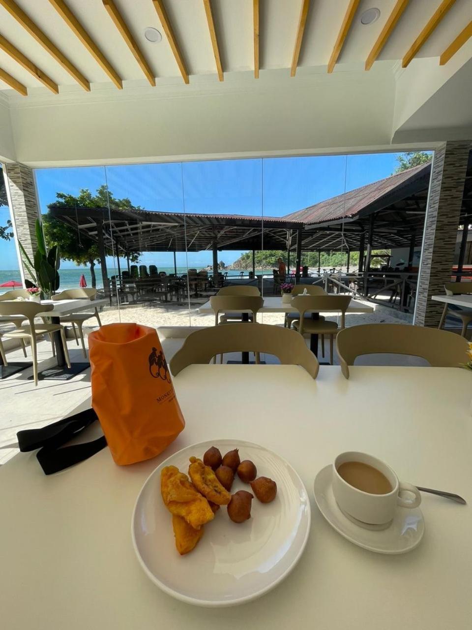 Dolphin Bay Island Resort Kota Belud Dış mekan fotoğraf